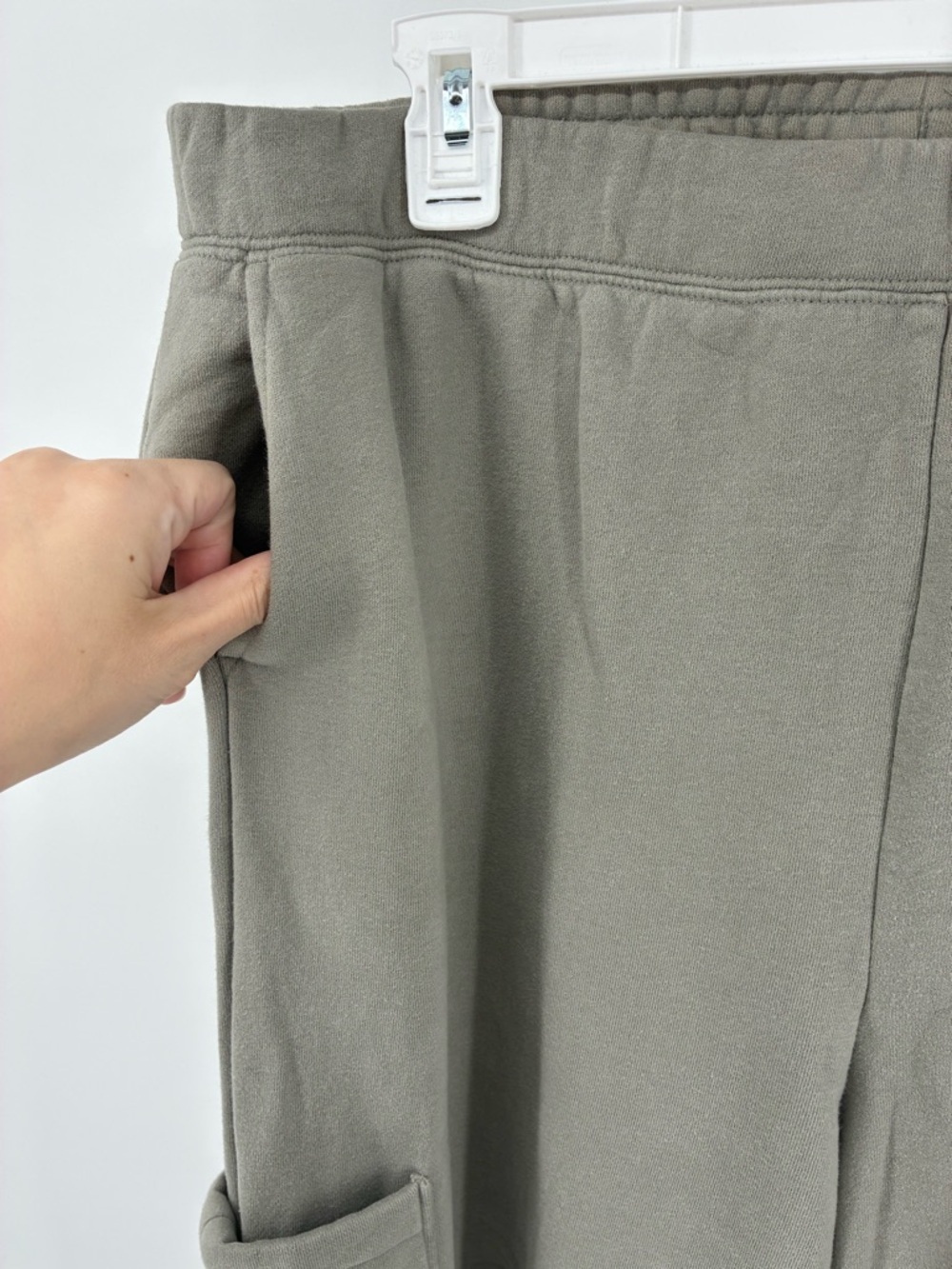 Roots Men's Cargo Sweatpants in Olive - Picture 4 of 11